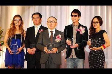 井上真央、スザンヌがメガネベストドレッサー賞を受賞