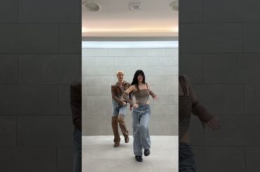 Dancing king & queen Rovers 🐻🍑 #카이 #KAI #모모 #MOMO #Rover #KAI_Rover #RoverChallenge