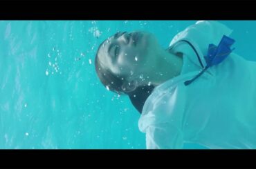 八木莉可子、“第2の水原希子”がポカリCMに抜てき　セーラー服で優雅に泳ぐ　「ポカリスエットゼリー」新CM「青い夢」編