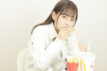 現役女子高生がマクドナルドを食べるだけの動画だょ！