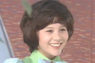 50年前の今日発売。春の名曲、かわいい衣装で歌う天地真理「若葉のささやき」