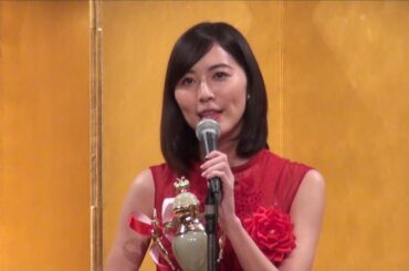 【プロレス大賞授賞式】特別賞・松井珠理奈“プロレス愛”込めた真っ赤なドレス姿で喜び爆発