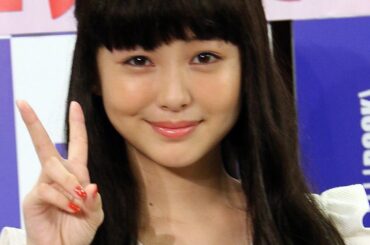 浜辺美波、金髪から元の黒髪へ　「あの花」ヒロイン演じ「役の大きさを実感」「浜辺美波2016年カレンダー」発売イベント1　#Minami Hamabe　#event