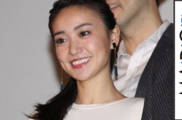 大島優子、シースルースカートで美脚見せ　ムロツヨシデレデレ「すごいセクシー」　映画「疾風ロンド」初日舞台あいさつ1