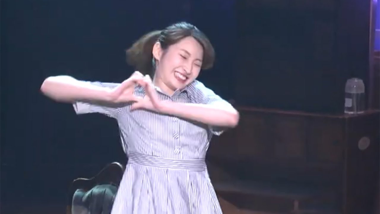 元乃木坂46井上小百合、“恋に落ちた瞬間”を全身で表現? 初の一人芝居「DISTANCE」ゲネプロ 元乃木坂46井上小百合、“恋に落ちた瞬間”を全身で表現? 初の一人芝居「DISTANCE」ゲネプロ