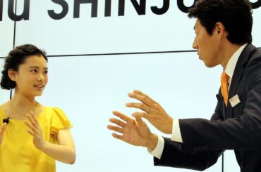 松岡修造、杉咲花との会話は「食いしん坊スタイル」？　「au SHINJUKU」オープニングセレモニー2