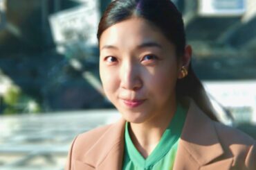 安藤サクラ、賀来賢人とビル壁面を上空に向かって前進！／「NTTcom」CM