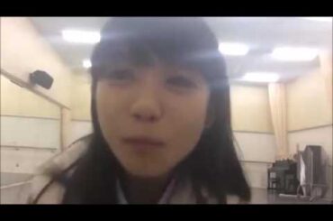 不意にブドウを食べさせられて困惑する新井ひとみ 東京女子流「ひとみのひとみぼっち」(2014.11.07)