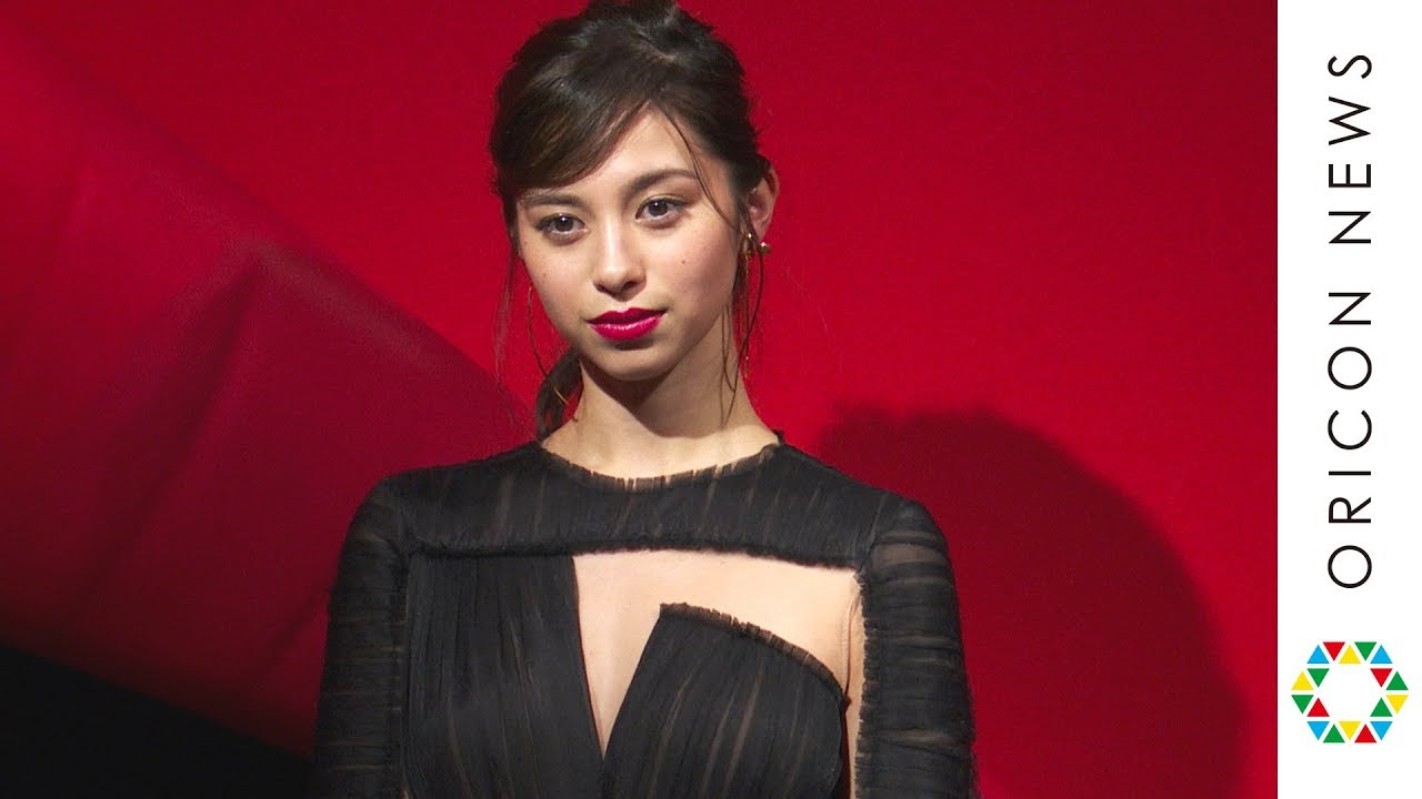 中条あやみ、胸元SEXYシースルードレス&美しき「赤い唇」を披露 「真実の唇。」展オープニングレセプション 中条あやみ、胸元SEXYシースルードレス&美しき「赤い唇」を披露 「真実の唇。」展オープニングレセプション