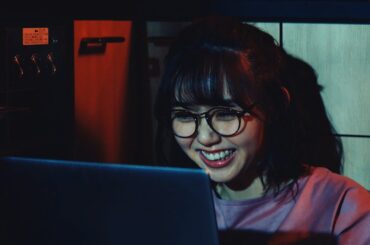 江野沢愛美、ビデオ通話で平田雄也に“おねだり”　auじぶん銀行 住宅ローン 連続10秒ドラマ「運命の借換」第6話「回線」