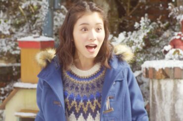 松岡茉優、犬ぞりに苦戦するも笑顔　ABC-MART新CM『Hawkins スノーブーツ』