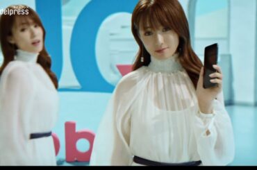 深田恭子が分身！？爽やかに語りかける「UQ mobile」新CM