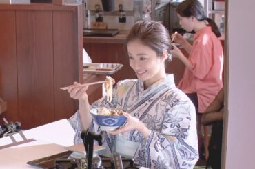 上戸彩が浴衣姿でうどんをすする！丸亀製麺CMメイキング
