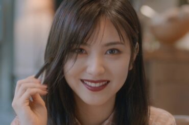 浜辺美波、ド派手メイクで「変わりました」　萩原利久にもメイク指南　「JA共済」WEB動画「先輩とみなみちゃん」