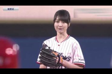 始球式でホームランを打たれる乃木坂46賀喜遥香