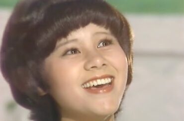 50年前の今日チャート1位に到達。オーバーオール姿がかわいい、天地真理「若葉のささやき」