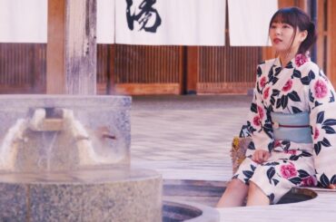 桜井日奈子、足湯で美脚チラ見せ　浴衣姿で温泉街散策　1泊2日で七尾・和倉温泉の旅へ