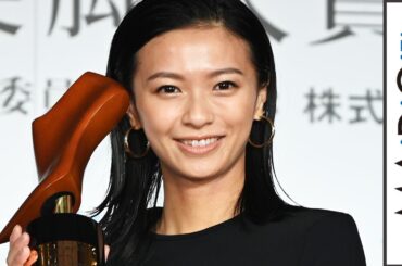 榮倉奈々、30代部門の美脚大賞　美脚の秘訣は毎日8000歩「ガシガシ歩いてます」