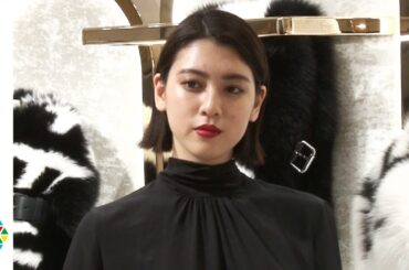 三吉彩花、スリットスカートで大人セクシーな美脚披露　『FENDI OMOTESANDO』オープニングイベント