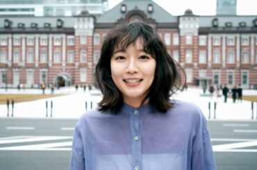 吉岡里帆と東京駅。