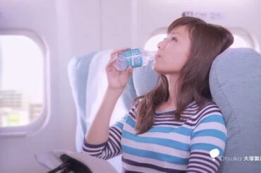 【HD】 深田恭子 ポカリスエット イオンウォーター「「目撃・車内」篇 CM(15秒)