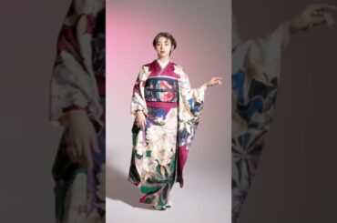 池田エライザさん着用　個性派エンジカラーの振袖