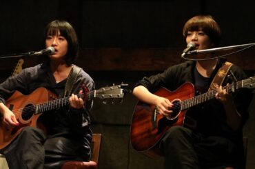 小松菜奈＆門脇麦のデュオ「ハルレオ」が熱唱！　W主演映画のライブシーン公開