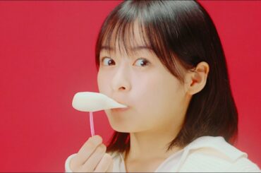 森七菜、CGじゃない弾むぷにぷにモチの秘密を紹介／ロッテ「雪見だいふく」CM＋メイキング＋インタビュー