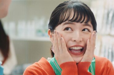 清野菜名、キュートな表情！パートナーと一緒にマスク探し　パステルマスク新CM「それ全部パステルマスク 天然オイル配合」編