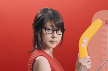 【全10種】有村架純、美味しすぎて関西弁に　キュートなメガネ姿でコミカル演技も　「亀田のお菓子総選挙」応援ムービー
