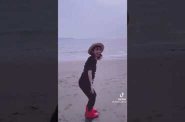 浜辺のまや姉とぽーさん🏖   エビ中　　真山りか　小林歌穂