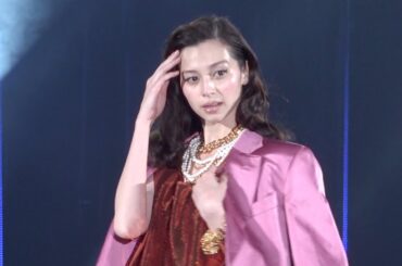 TGCが2年ぶり有観客で開幕！中条あやみが5回連続トップバッター　三吉彩花らランウェイ登場 【東京ガールズコレクション 2022 SPRING/SUMMER】