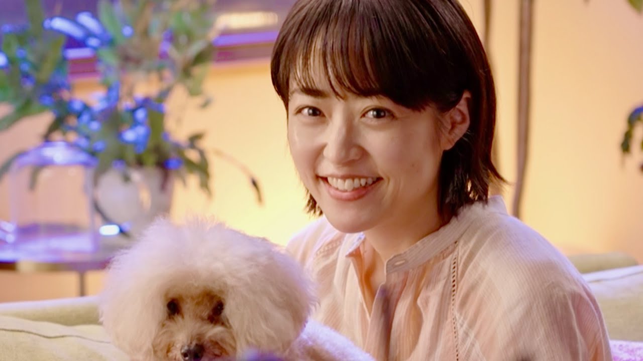 井上真央、部屋着で愛犬とゆったり過ごすおうち時間/カゴメ「ラブレダブル」CM+メイキング+インタビュー 井上真央、部屋着で愛犬とゆったり過ごすおうち時間/カゴメ「ラブレダブル」CM+メイキング+インタビュー