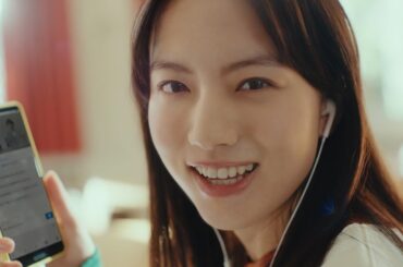 清原果耶、教室で興奮！　オンラインで就活準備する大学生好演　「リクナビ」新CM＆メーキング