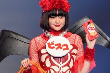 玉城ティナが“小悪魔”に変身！「東京ランウェイ 2014 AUTUMN／WINTER」江崎グリコステージ