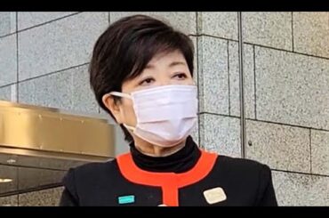 質問に答える小池百合子東京都知事