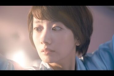 波瑠、キュートな寝顔を披露　久光製薬『のびのびサロンシップF』新CM「波瑠、貼る。」篇