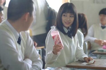 ドキドキ！広瀬すずが隣の席に？甘酸っぱい青春CM｢ビタミン炭酸飲料MATCH｣新CM「席替え」編