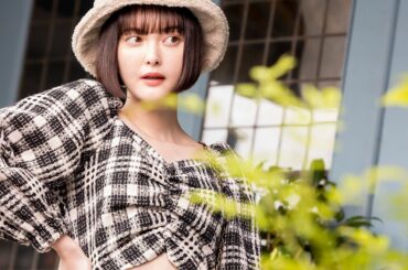 玉城ティナ、ミニスカ＆ショーパンで美脚披露　さまざまなコーデで七変化　MOVE by Qoo10新CM「でびゅー」編＆メーキング