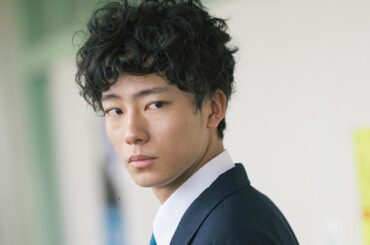 井上祐貴＆萩原利久＆木下彩音、制服姿の高校生と25歳を演じ分け　映画「Bittersand」予告編