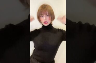 【美少女図鑑】男子は胸元に目線がいって髪型を変えたことに気が付きません【吉崎綾】