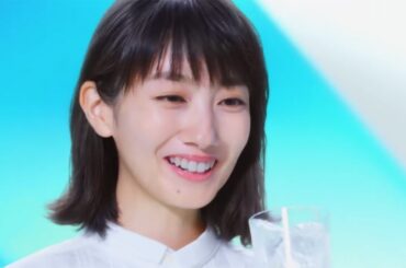 波瑠、マイブームは「家で鍋」柳楽優弥と「氷結」CMで乾杯