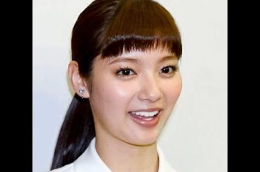 新川優愛、「カムカム」で川栄李奈を食いそうなバストふっくら“大人ボディ”