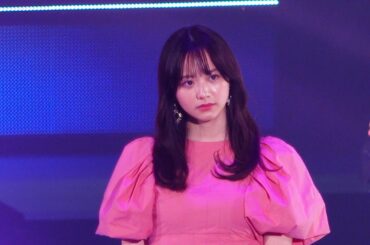 【ガルアワ】元テレ東・森香澄アナ、”あざとかわいい”ピンクでランウェイ登場『Rakuten GirlsAward 2023 SPRING/SUMMER』