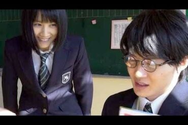 カタログ演出に思わず笑う松本さん／神木隆之介×松本穂香 au CM「意識高すぎ！高杉くん」メイキング