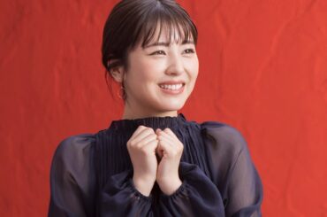 浜辺美波、キュートな言い間違い「たまらんです！」　透け感でほんのり美肌も　吉沢亮と共演ロッテ「プレミアムガーナ」新CM＆メーキング