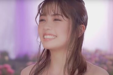 小芝風花、まるで花の妖精！　ふんわりシースルーワンピでお花畑に　「CANMAKE」新CMが公開