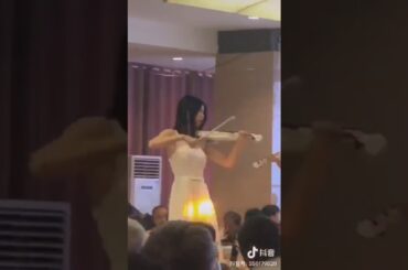 沢尻エリカ　ハイテンション　逮捕直前のバーの様子が公開される