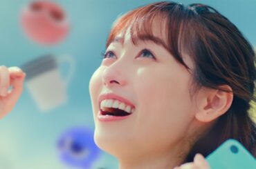 福原遥、憂鬱な気分“全消し”で晴れやか笑顔　キュートな歌声も披露！「ぷよぷよ!!クエスト」新CM