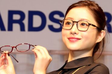 石原さとみ「もっとメガネが似合う女性に」　「第27回日本メガネベストドレッサー賞」